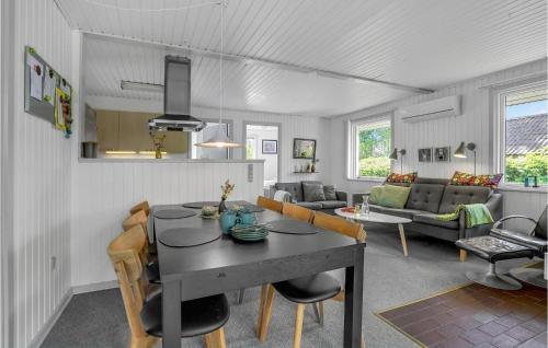 Η κουζίνα ή μικρή κουζίνα στο Holiday Home Fredskovparken Haderslev Xi
