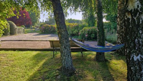 Jardín al aire libre en Gites de la Ferme de l'Eglise