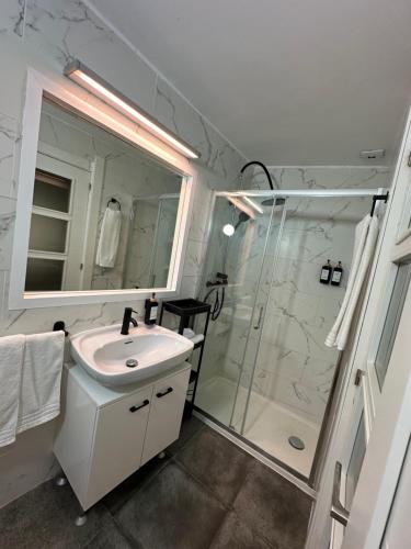 Koupelna v ubytování LOFT 55 m Nuevo, estudio con techo alto en Alicante Centro