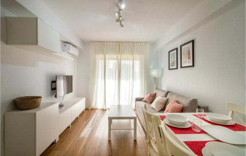 1 Bedroom Cozy Apartment In Benidorm