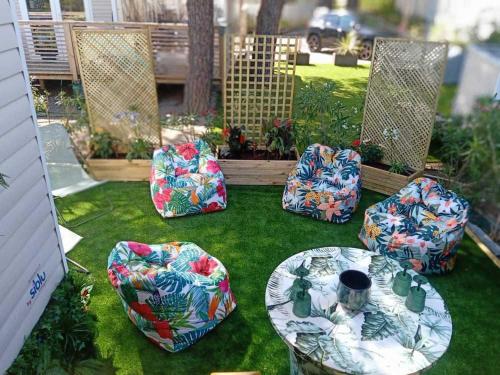 Gambar di galeri bagi Le Lagon Rose nice bungalow Camping SIBLU le Mar Estang Canet-en-Roussillon, 2 rooms, 2 bathrooms, 2 TV, free WIFI, sheets & towels included, beach at 5 mn walk di Canet-en-Roussillon