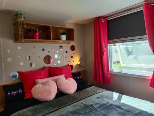 Le Lagon Rose nice bungalow Camping SIBLU le Mar Estang Canet-en-Roussillon, 2 rooms, 2 bathrooms, 2 TV, free WIFI, sheets & towels included, beach at 5 mn walk
