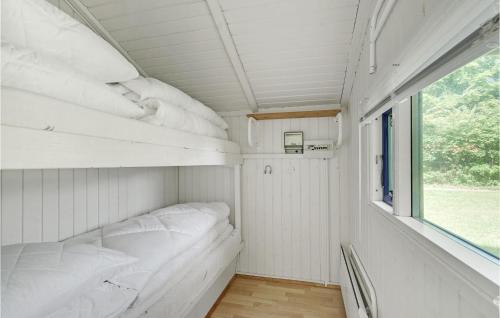 Ένα ή περισσότερα κρεβάτια σε δωμάτιο στο 1 Bedroom Nice Home In Hampen