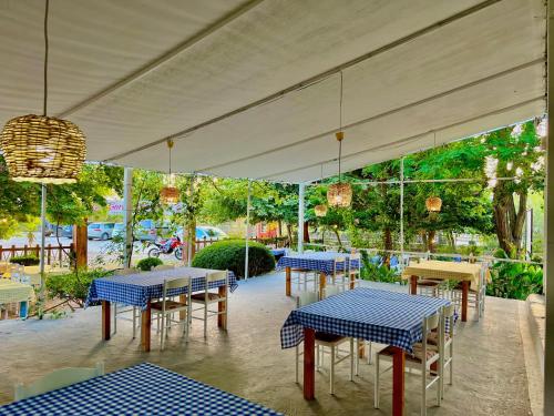 Gallery image of Garden Villa Naza in Piqeras