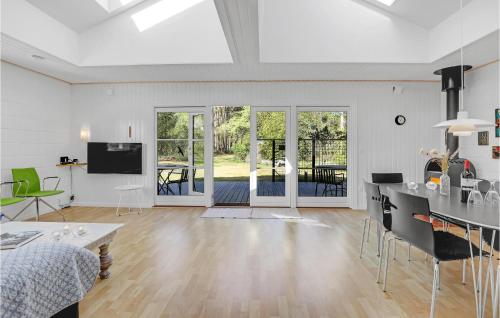 Et tv og/eller underholdning på Malurt