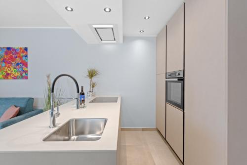 Alex Luxury Apartments photo 3
