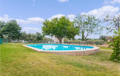Πισίνα στο ή κοντά στο Lovely Home In Arahal Sevilla