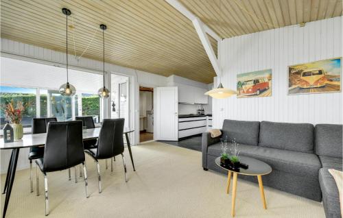 Η κουζίνα ή μικρή κουζίνα στο Beautiful Home In Aabenraa With Wifi