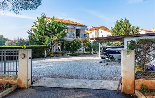 1 Bedroom Gorgeous Apartment In Medulin