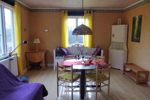 Fotografie z fotogalerie ubytování Ferienhaus mit Sauna und Kaminofen sowie Terrasse v destinaci Högsby