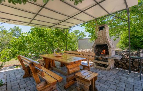 Κήπος έξω από το Holiday Home Cista Velika With Outdoor Swimming Pool 311