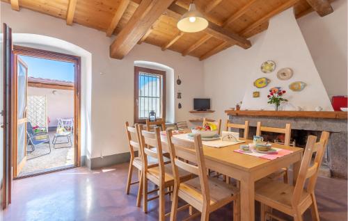 Posezení v ubytování 3 Bedroom Beautiful Home In Milis