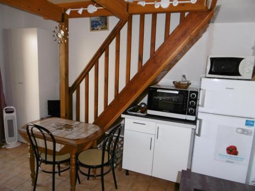 Photo de la galerie de l'établissement Charmante villa 4 pers. avec mezzanine, terrasse ombragée & parking, proche port et plage - FR-1-798-44, à Leucate