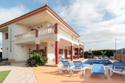 Balkón nebo terasa v ubytování Chalet 'Vista Cunit' mit privatem Pool