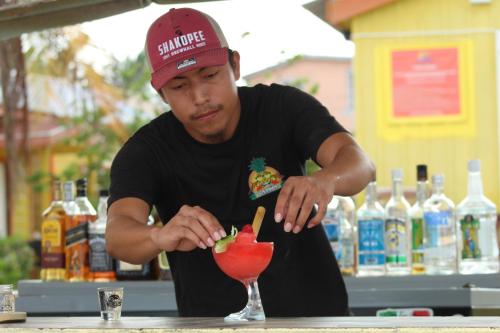 Minuman di Tropical Paradise Express