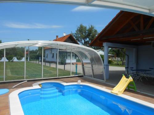 Ferienhaus in Balatonmáriafürd mit Terrasse, Grill und Garten 8647 Balatonmáriafürdő, Bajcsy-Zsilinszky utca 149 kép - 3