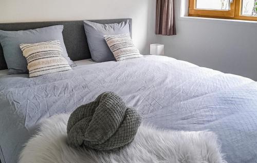 Katil atau katil-katil dalam bilik di Cozy Home In Ijhorst With Kitchen