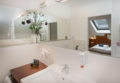 Kúpeľňa v ubytovaní Hotel Bayrischer Hof