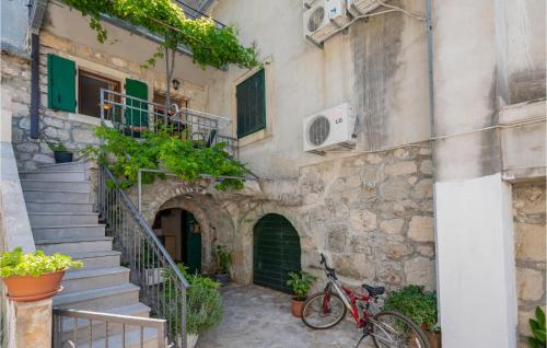 Jazda na bicykli v okolí ubytovania 2 Bedroom Nice Home In Baska Voda