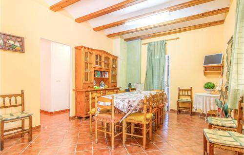 Lovely Home In Denia With Wifi