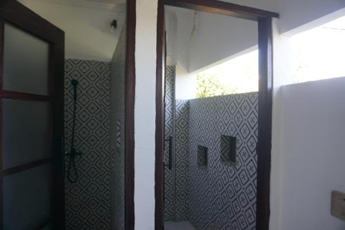 Ένα μπάνιο στο Black Sand hostel Amed