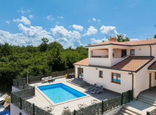 Holiday Home Mlačić