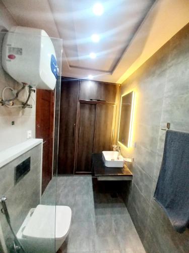 Ванная комната в Con Stay Luxury Apartments Bahria Town Lahore