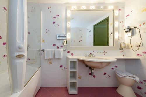 Koupelna v ubytování Hotel delle Rose Terme & WellnesSpa