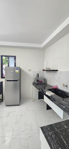 Dapur atau dapur kecil di Dream Inn Bacoor Cavite