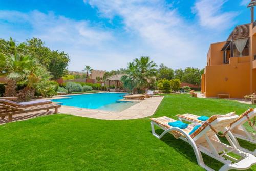 Charming Apartment with Pool in prime location