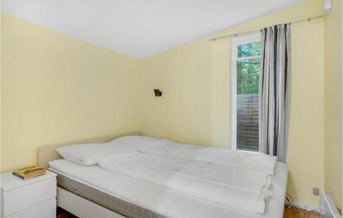 Ένα ή περισσότερα κρεβάτια σε δωμάτιο στο 2 Bedroom Lovely Home In Tisvildeleje