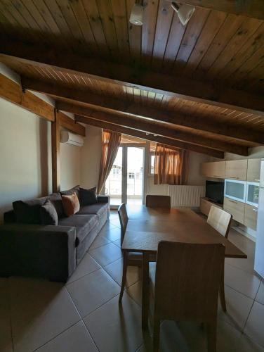 Χώρος καθιστικού στο Samaras Apartments in Kamena Vourla
