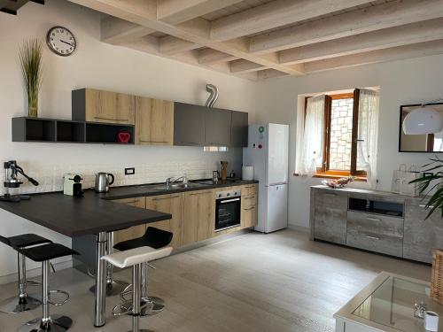 Kuchyň nebo kuchyňský kout v ubytování Live la Dolce Vita! Your Lake Garda deluxe getaway