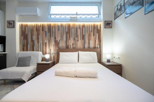 Cozy Studio at Vyronas for 2 pers by MPS