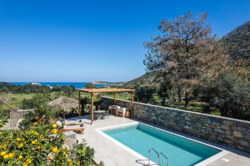 KaYa SeaView Residenceの敷地内または近くにあるプール