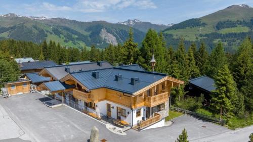 Falkensteinalm Friends Top 1+2