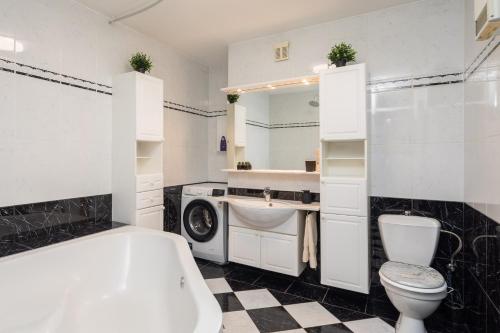Apollo Apartment