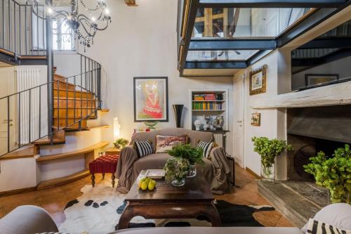 Un lugar para sentarse en La Chiesetta a charming Church converted into Farmhouse with Pool