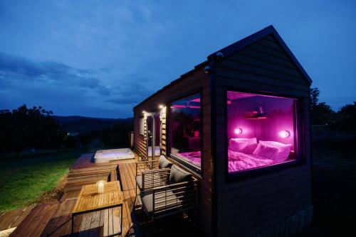 Fotografie z fotogalerie ubytování Feelmore Tiny House Nagylóc v destinaci Nagylóc