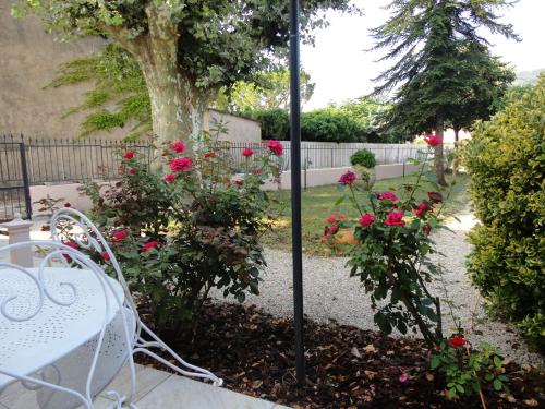 Κήπος έξω από το La Bastide de Claude