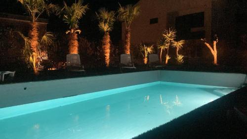 Πισίνα στο ή κοντά στο Sandy bay apartments with pool
