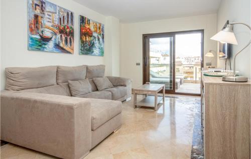 Posedenie v ubytovaní 2 Bedroom Gorgeous Apartment In Manilva