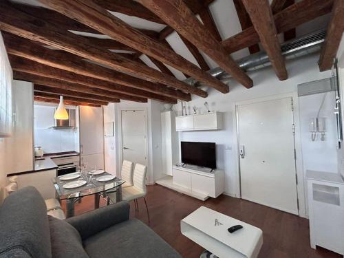 Emblematic flat in Madrid Central - Arenal