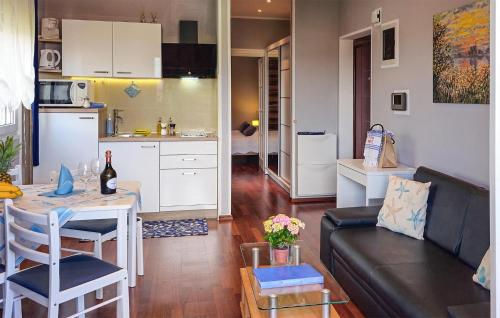 1 Bedroom Awesome Apartment In Rovinj