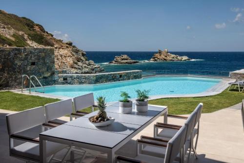 Made By The Sea Villas 8 BDRM