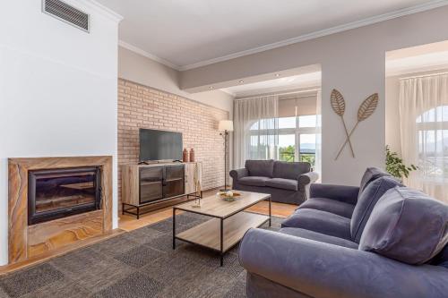 Mi Casa - Serene Garden Retreat, 2 bedroom house
