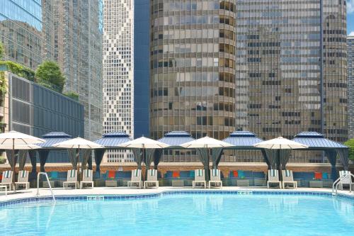 DoubleTree by Hilton Chicago Magnificent Mile Image