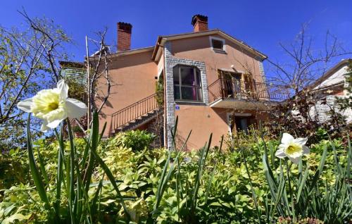 Wohnung in der Nähe des Strandes Basanija