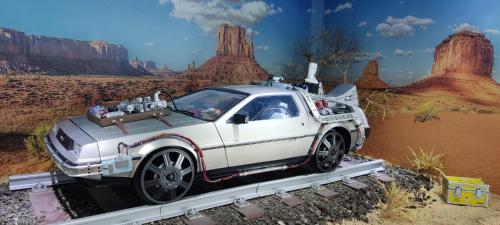 a toy car on a train in a desert at Casa Los Cantos Gordo's in Daimiel