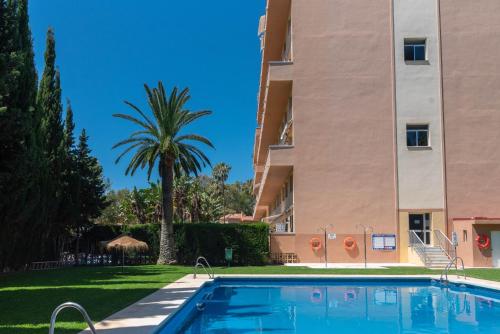 Marbella Long Stays, Swimming Pool, Beach 5min away, Chill out terrace and High-speed WiFi